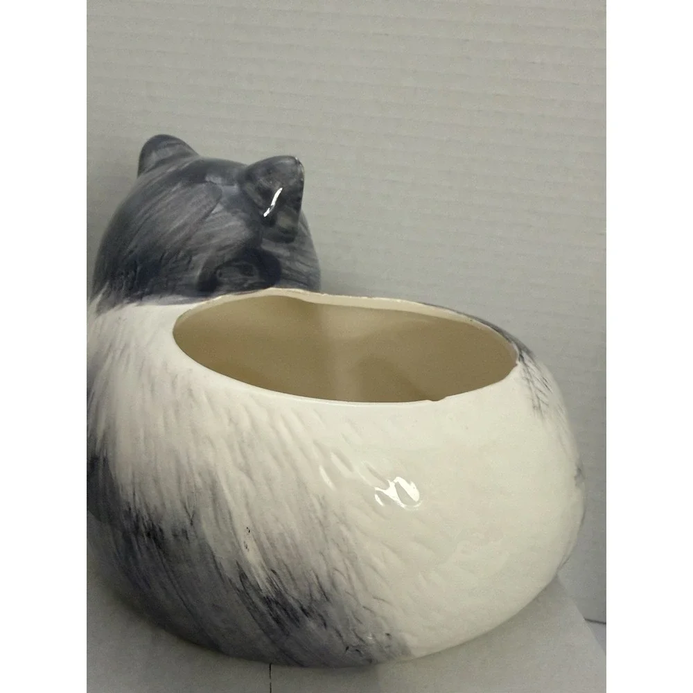 Ceramic Gray & White‎ Cat Planter | Figural Cat Lover Decor | 7